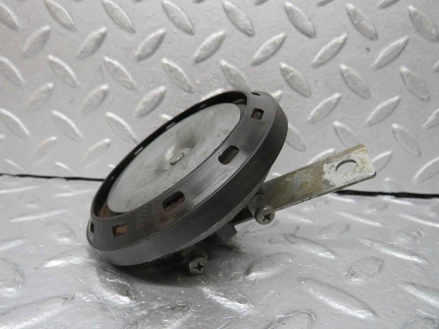 38054 Mercedes-Benz A124 320E Cabriolet Horn 1248202726