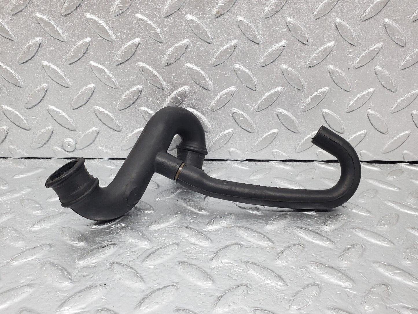 44452 Mercedes-Benz W123 280E Air Intake Pipe 1100943982 1100944982