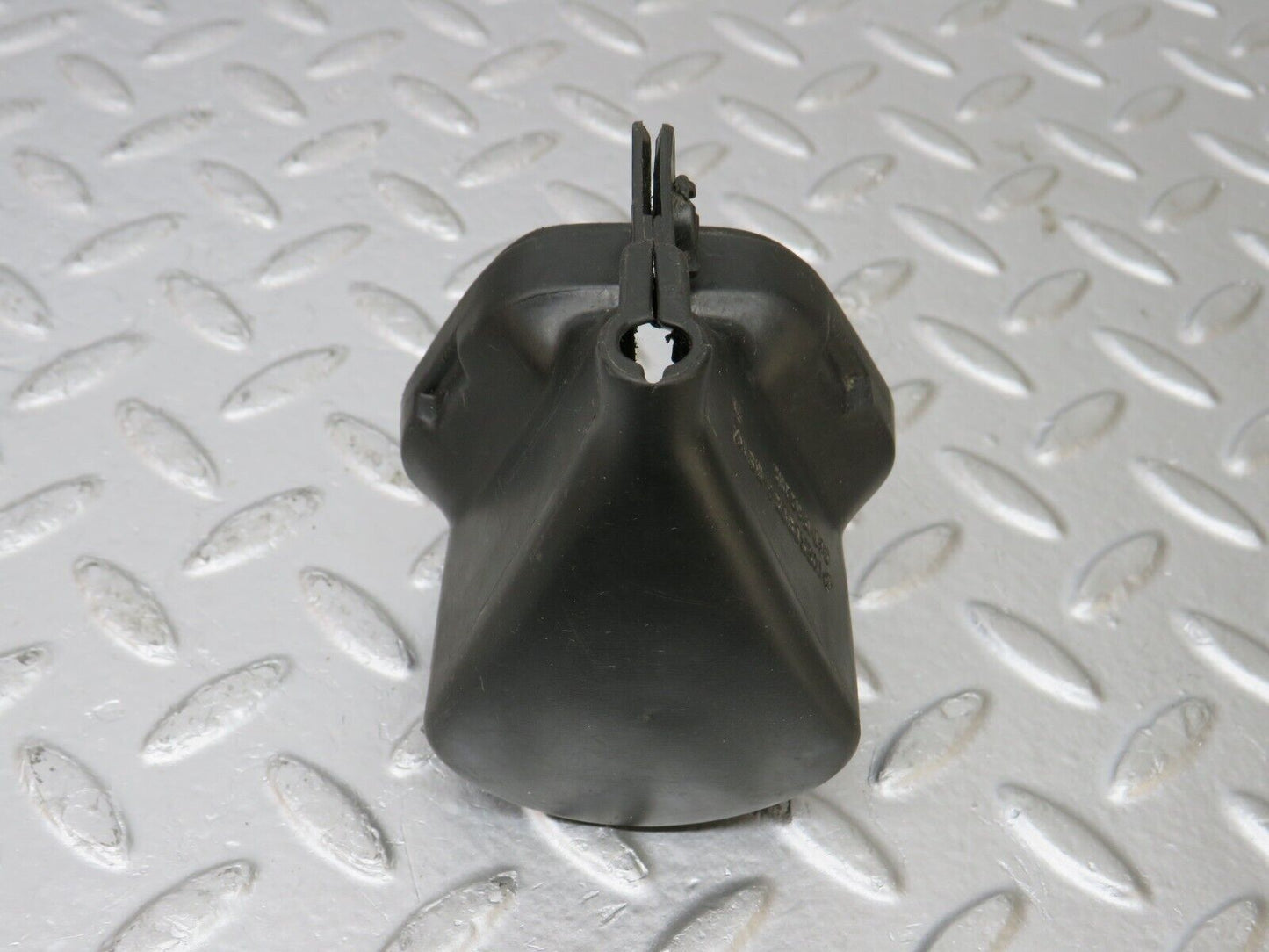 33917 Mercedes-Benz W124 260E Ignition Coil Cover Cap 0001582285