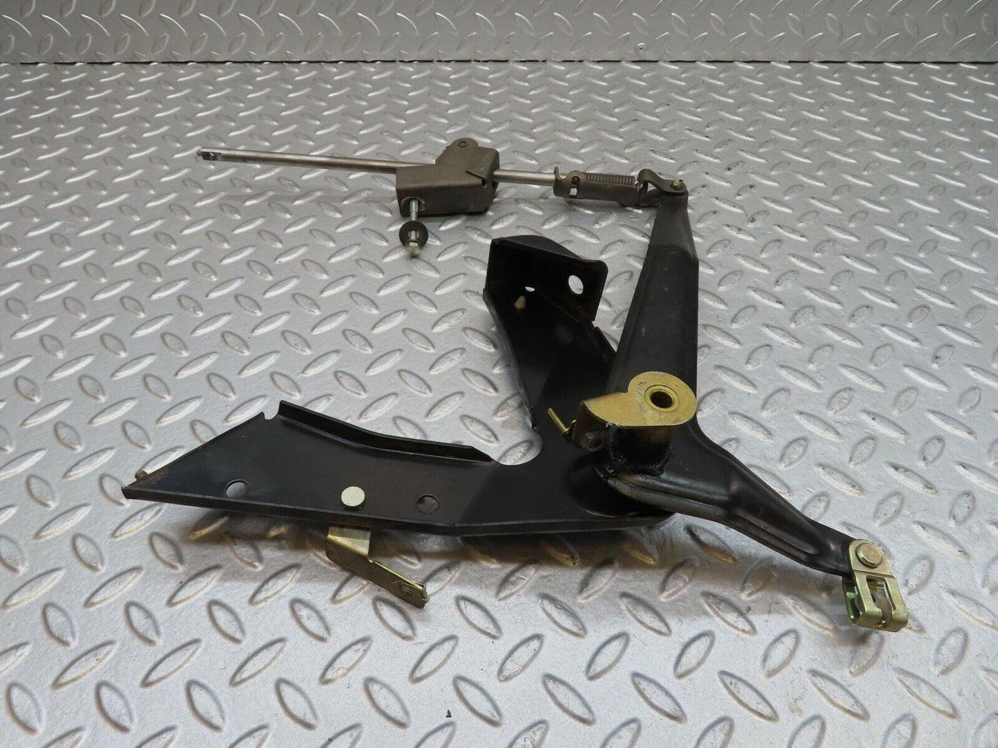 14393 Mercedes-Benz W116 350SE Handbrake Regulator