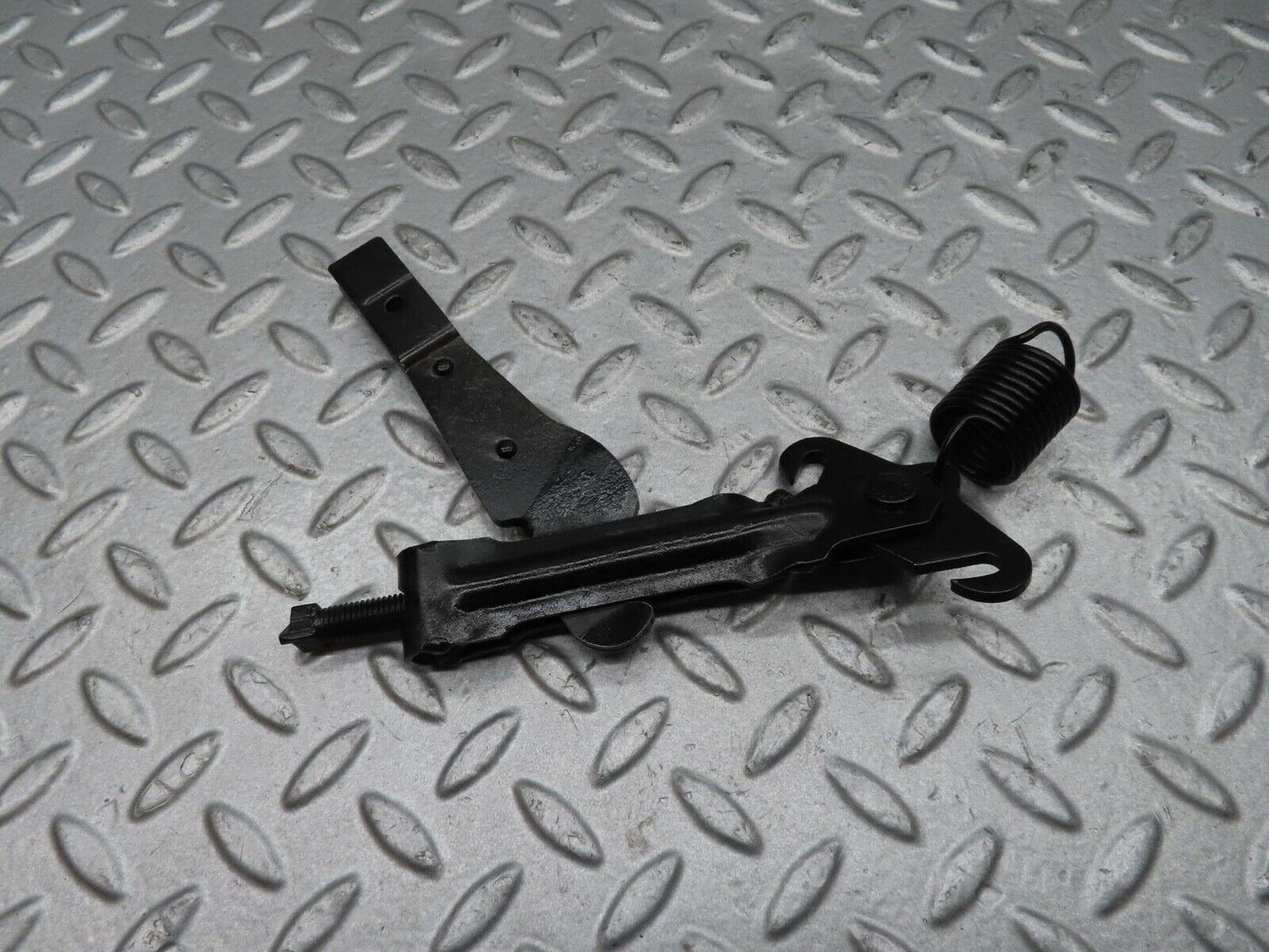 14513 Mercedes-Benz C107 280 SLC Handbrake Adjusting Handbrake Regulator