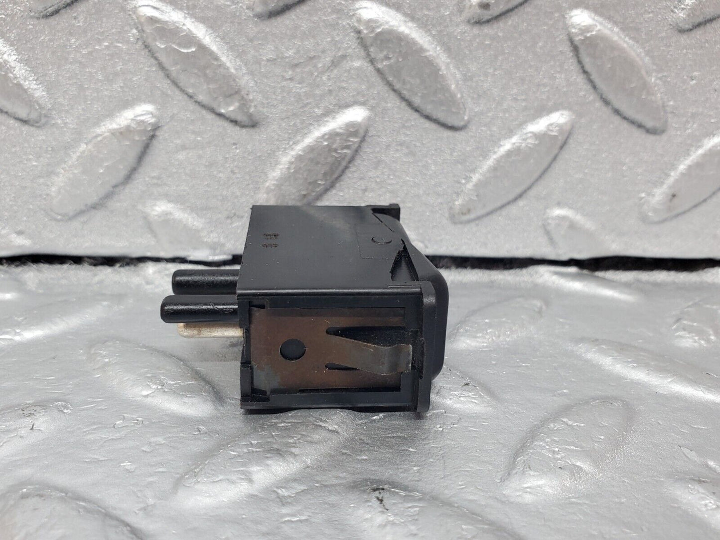 45653 Mercedes-Benz W126 420SE Interior Light Switch 0008205910