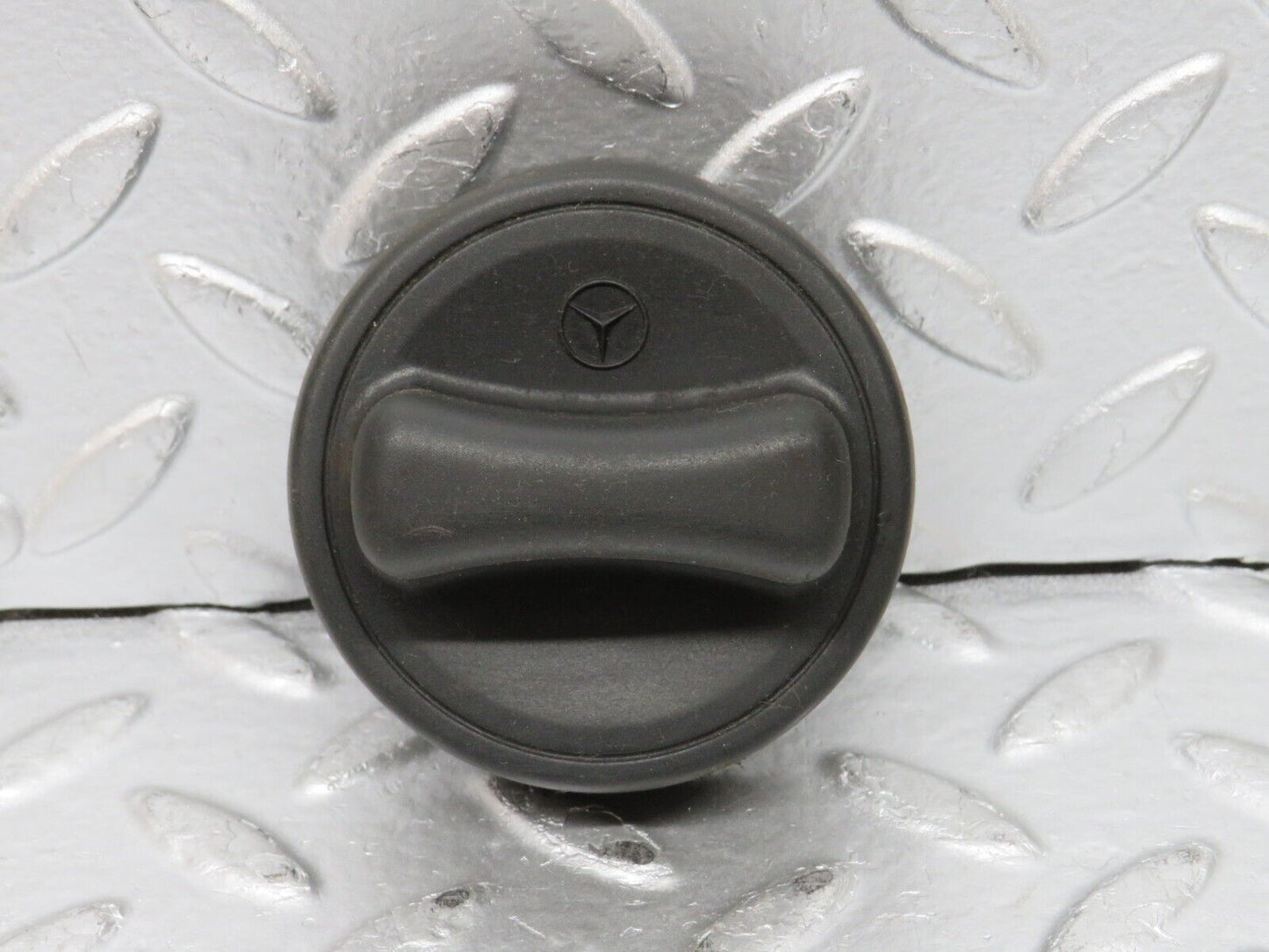 32610 Mercedes-Benz S124 300TE Wagon Fuel Tank Cap 1404700005