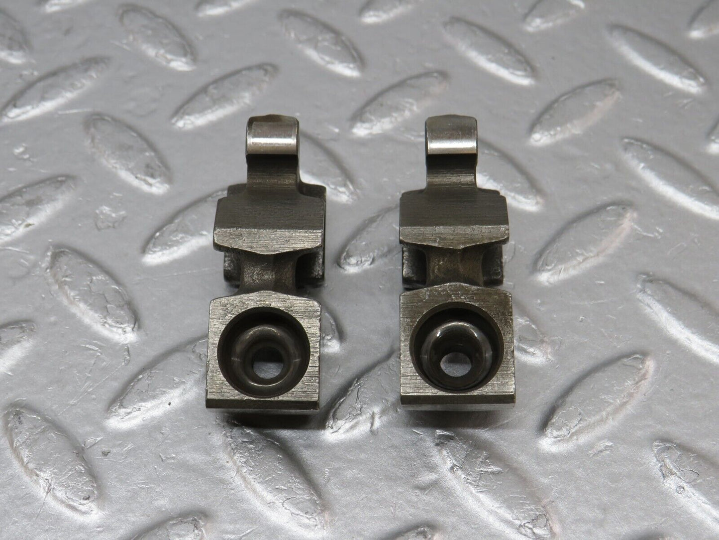 34561 Mercedes-Benz C126 380SEC Coupe Rocker Arm With Valve Tappet