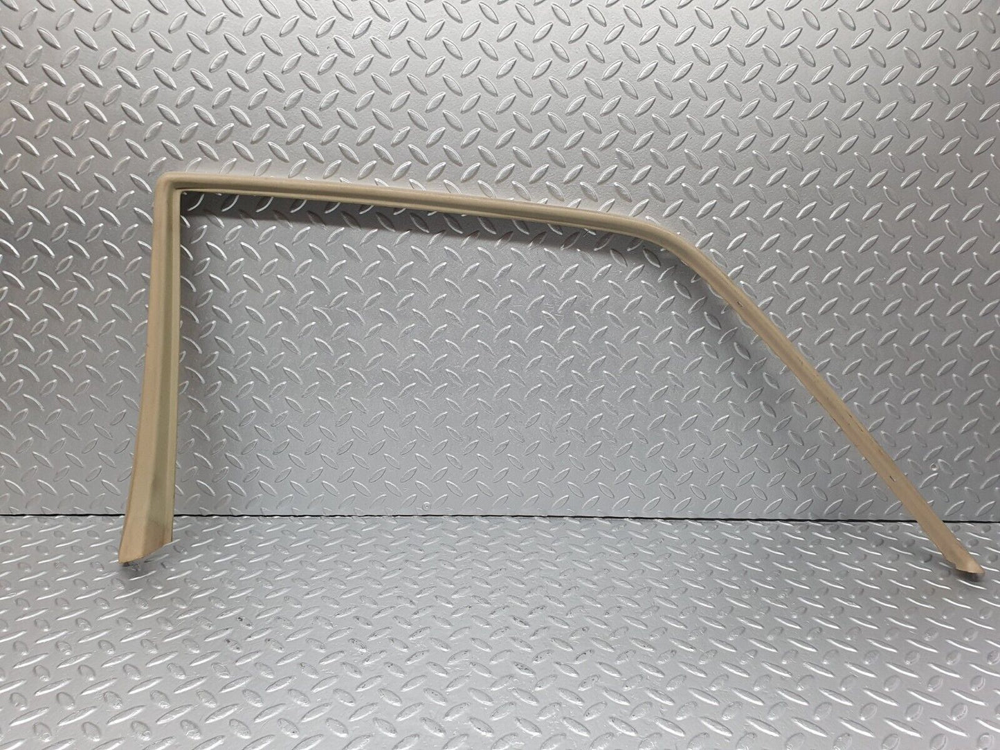 40977 Mercedes-Benz W126 300SE Rear Right Door Window Frame Cover 1267350671