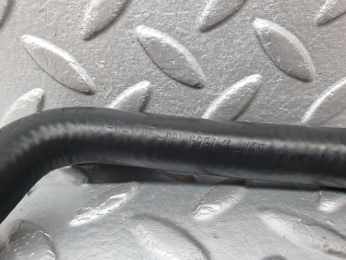 41623 Mercedes-Benz W124 200E Carburettor Heating Coolant Hose Pipe 1022031182