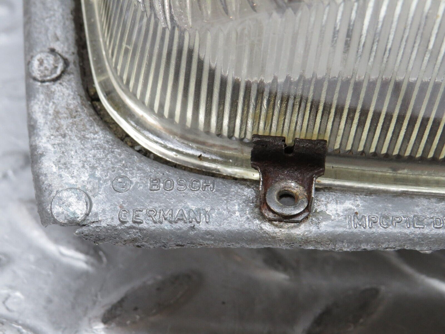 35863 Mercedes-Benz W108 Headlight Bosch 1305630023