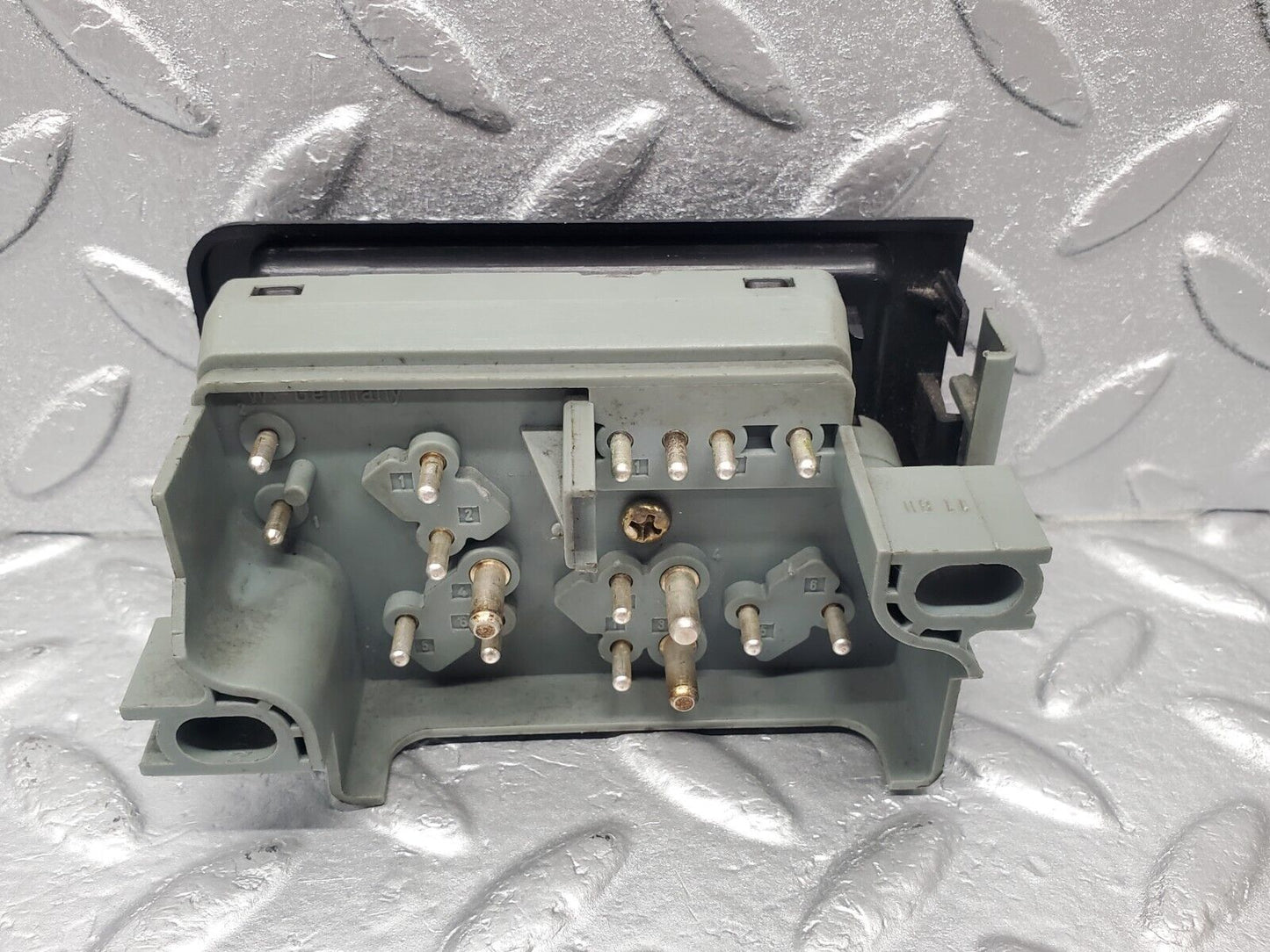 46053 Mercedes-Benz W126 420SE Front Right Seat Adjust Switch 0038202810