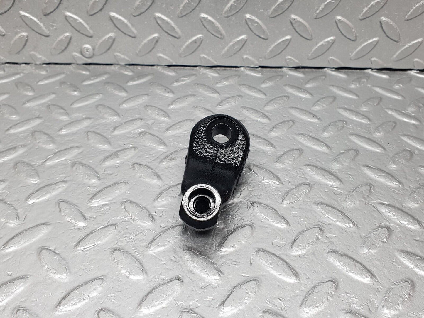 43557 Mercedes-Benz C126 380SEC Coupe Belt Tensioner Pulley Bracket 1171320040