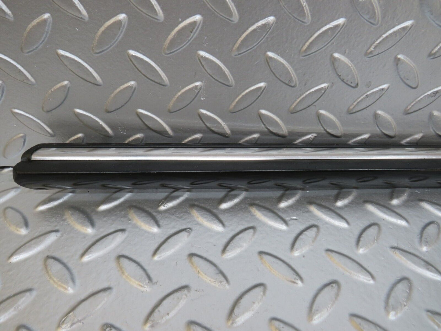 26294 Mercedes-Benz W116 450SE Front Right Door Moulding Trim