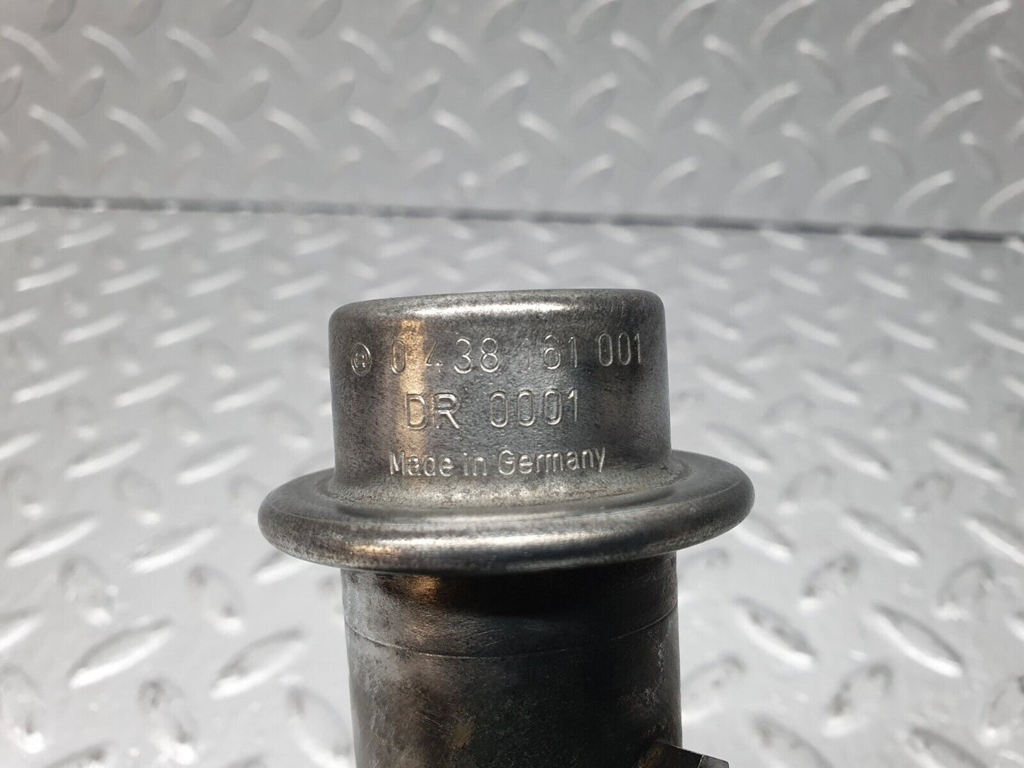 40963 Mercedes-Benz W126 300SE Fuel Pressure Regulator Bosch 0438161001