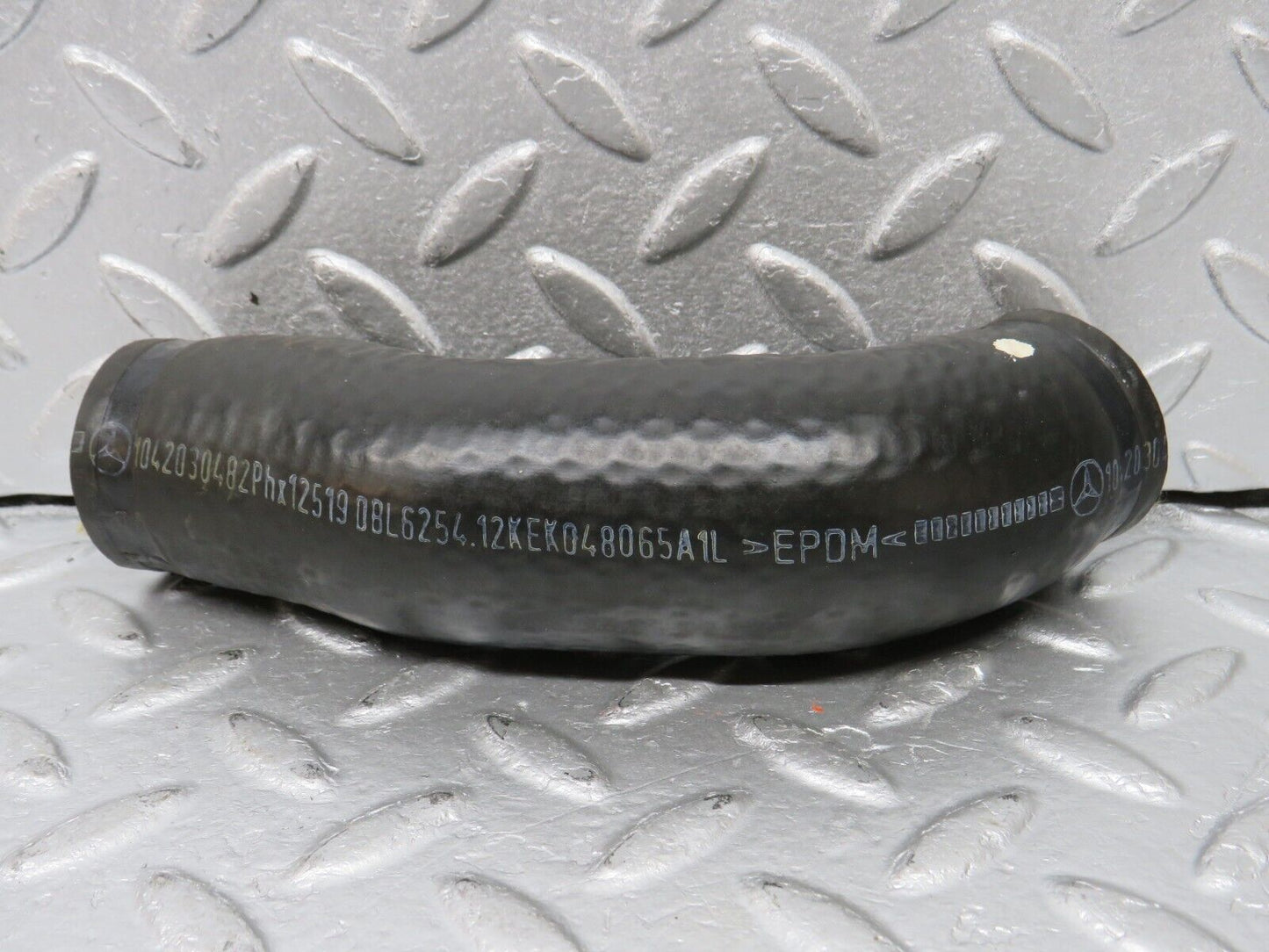39620 Mercedes-Benz R129 320SL Coupe Radiator Hose Pipe 1042030482