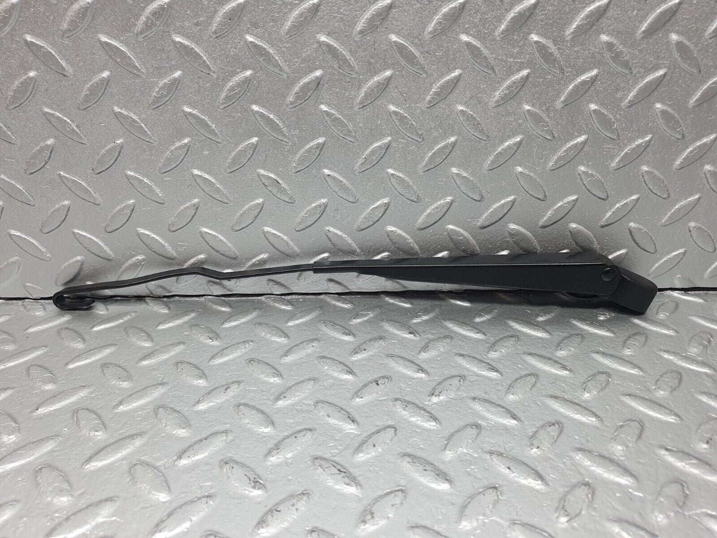 40730 Mercedes-Benz W123 300D Wiper Arm Bosch Right Side 3399990553