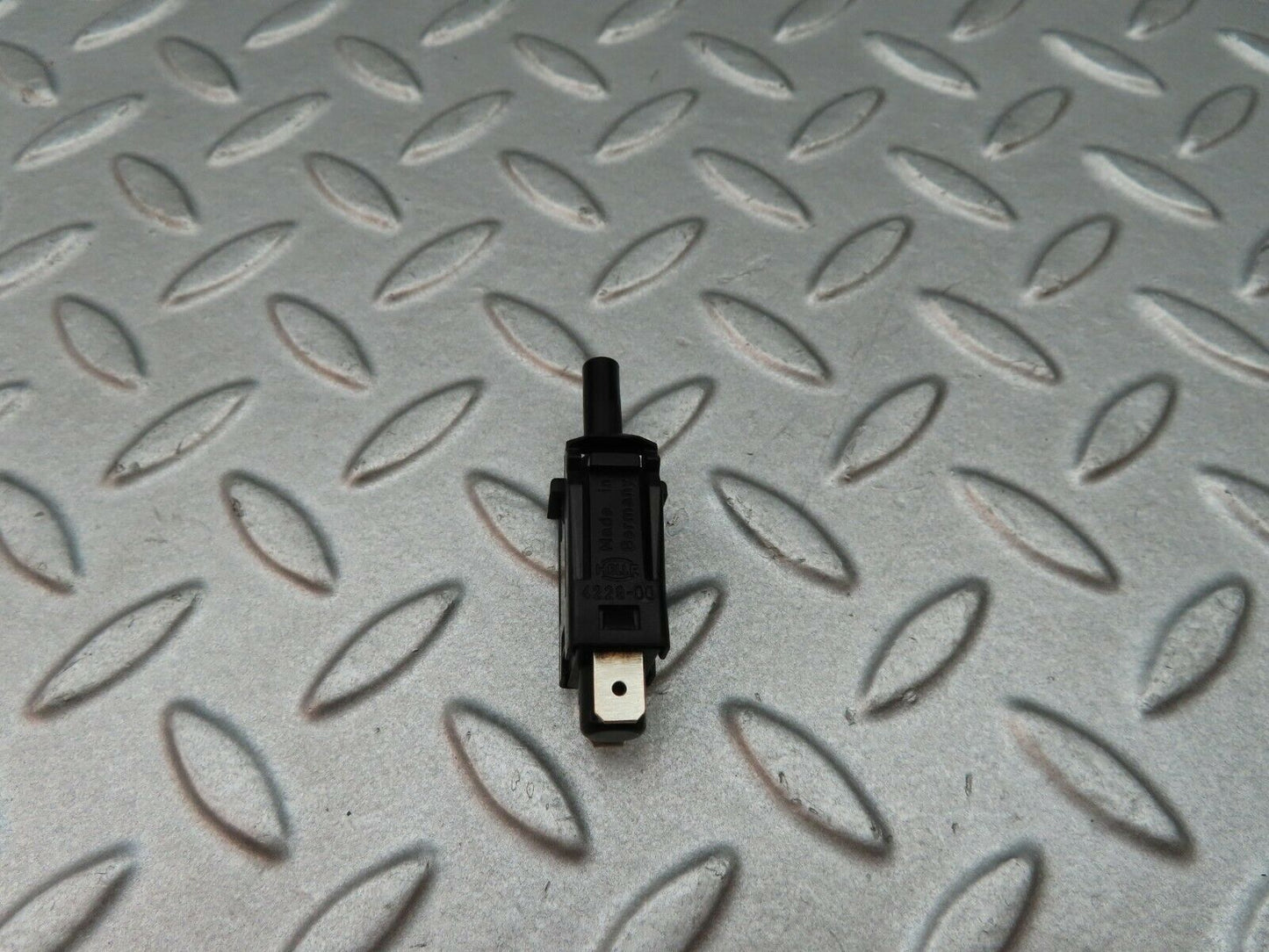 5764 Mercedes-Benz W123 200 Door Contact Switch 0015458714