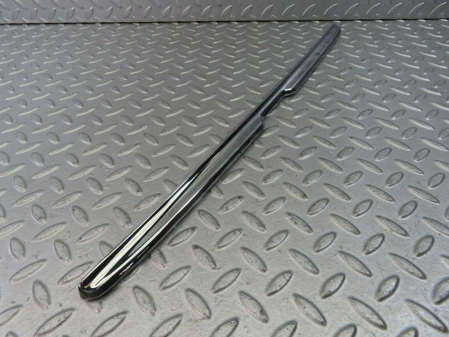 9178 Mercedes-Benz W116 Boot Boot Trunk Handle Bar Chrome 1167580102