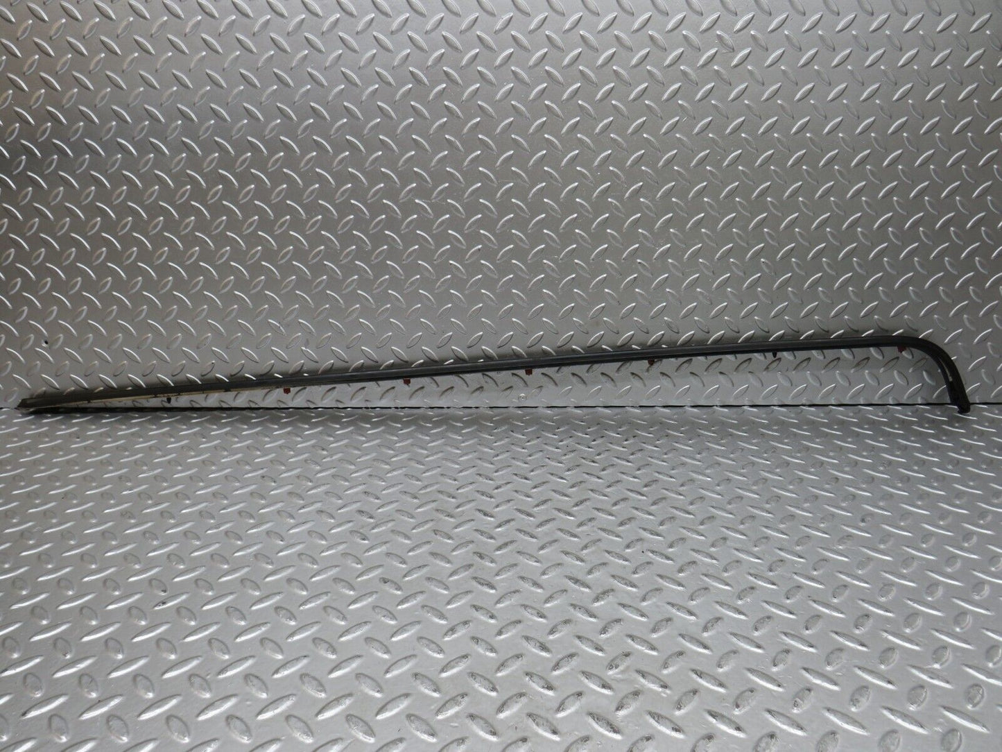 28230 Mercedes-Benz S123 240D Wagon Rear Left Fender Centre Moulding Trim