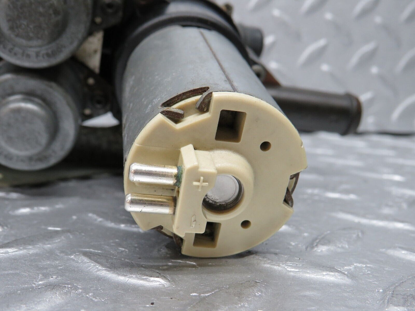 38033 Mercedes-Benz A124 320E Cabriolet Water Pump 0018303784 1147412081