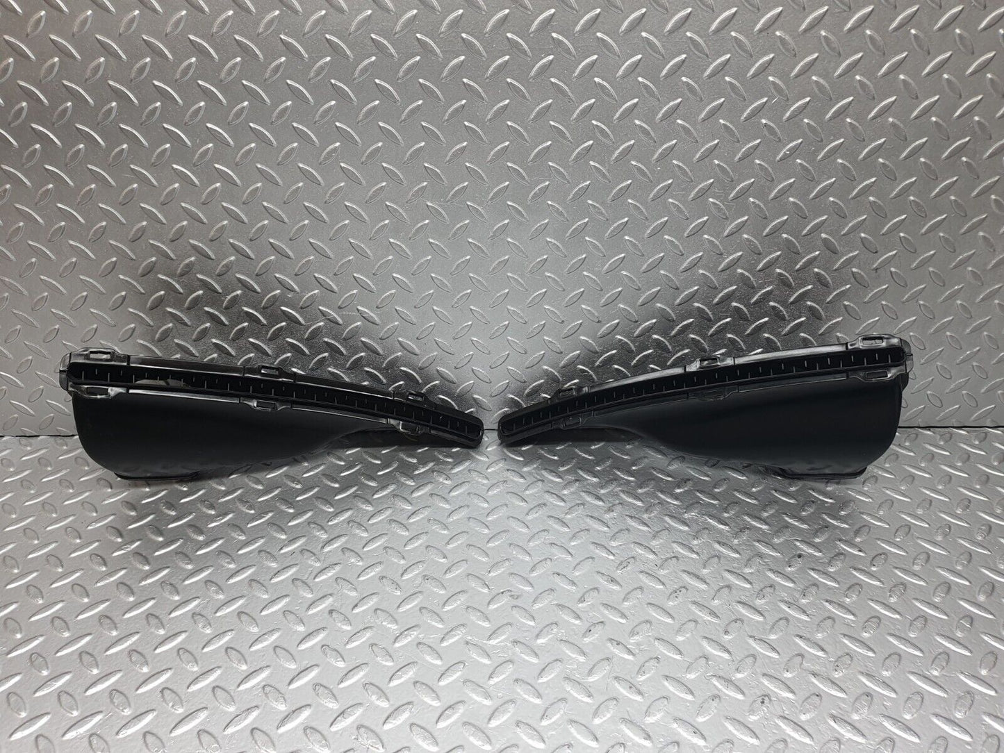 43494 Mercedes-Benz C126 380SEC Coupe Dashboard Air Vent Duct 2x 1268300219