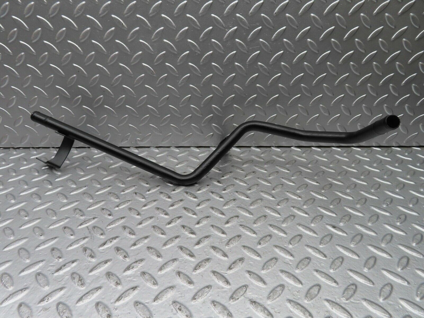 21596 Mercedes-Benz W126 300SE Coolant Pipe