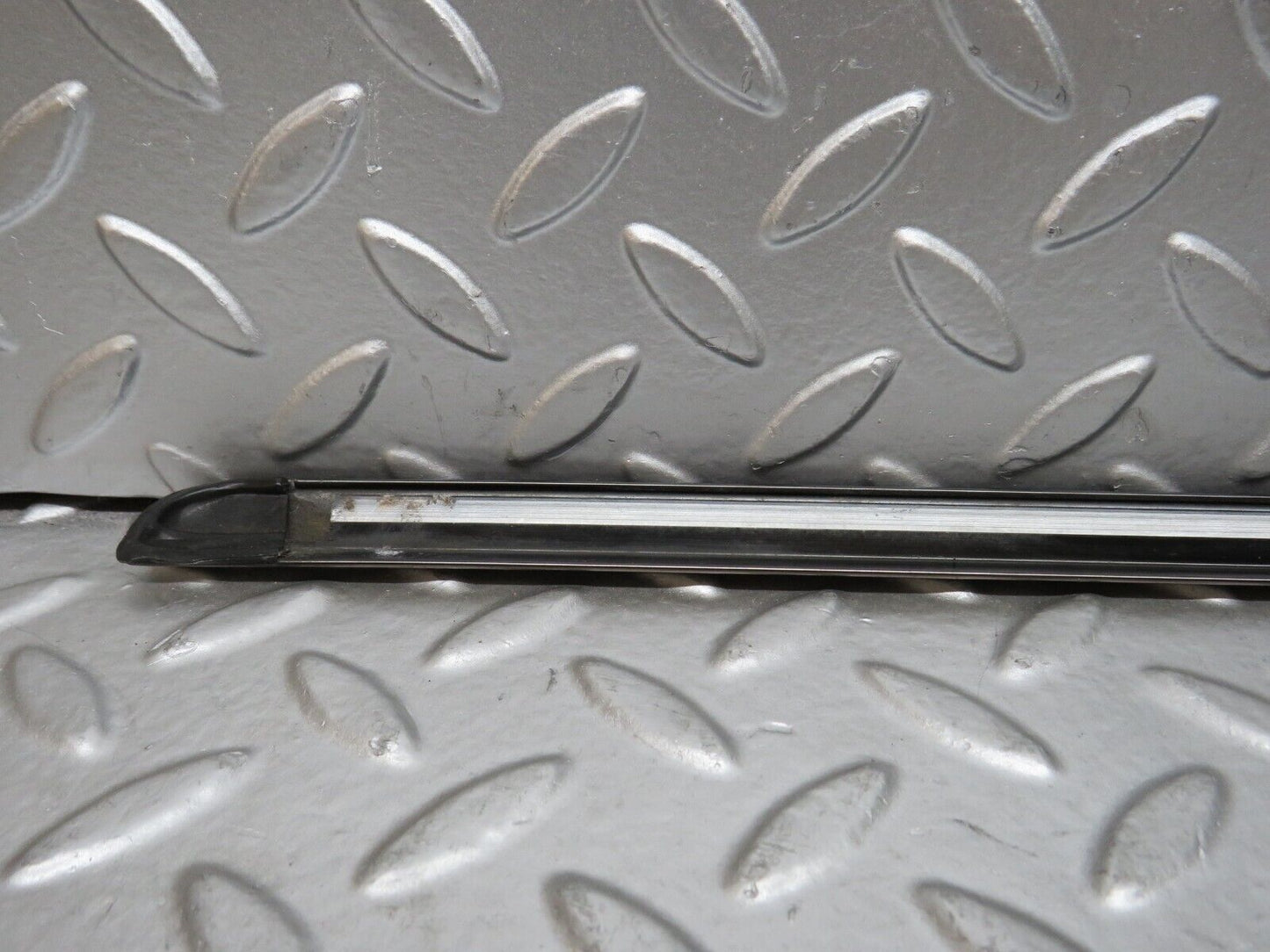 29002 Mercedes-Benz C124 320CE Coupe Rear Right Window Exterior Chrome Trim