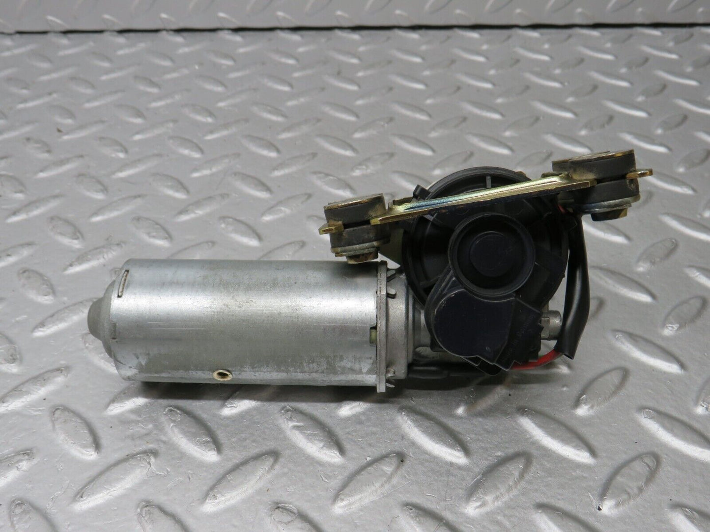 36821 Mercedes-Benz R129 300SL-24 Front Right Seat Adjustment Motor Bosch 1298202442 0390206656