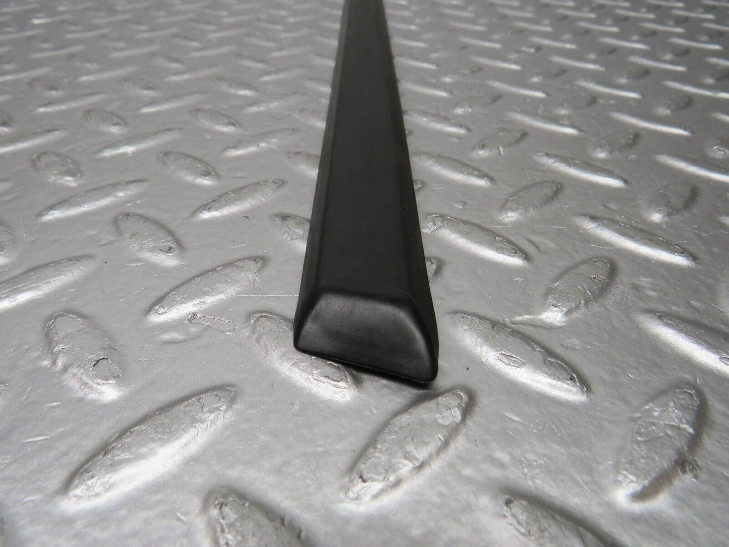 30785 Mercedes-Benz W201 190E 2.0L Rear Left Fender Wing Centre Moulding Trim