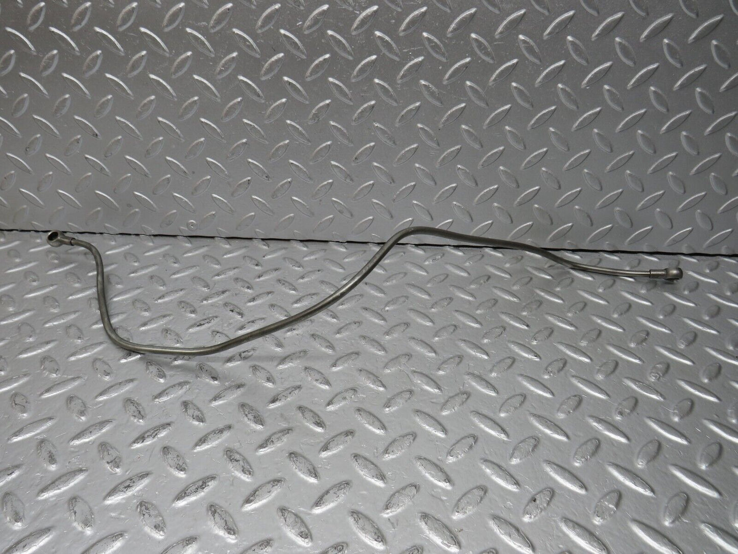 32837 Mercedes-Benz C107 R107 350 V8 Oil Pipe Hose