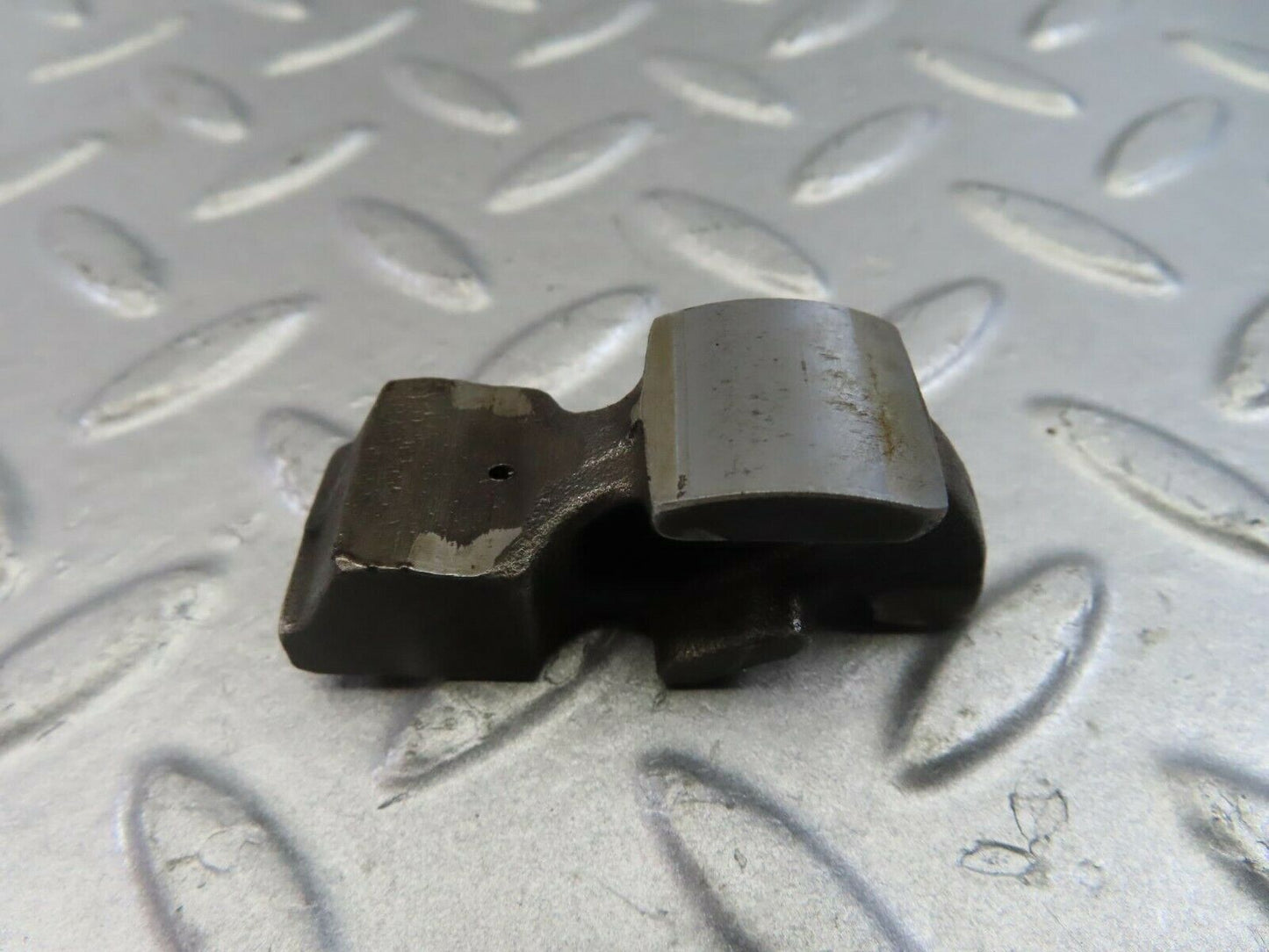 9864 Mercedes-Benz C123 280CE Coupe Valve Rocker Arm With Retaining Spring