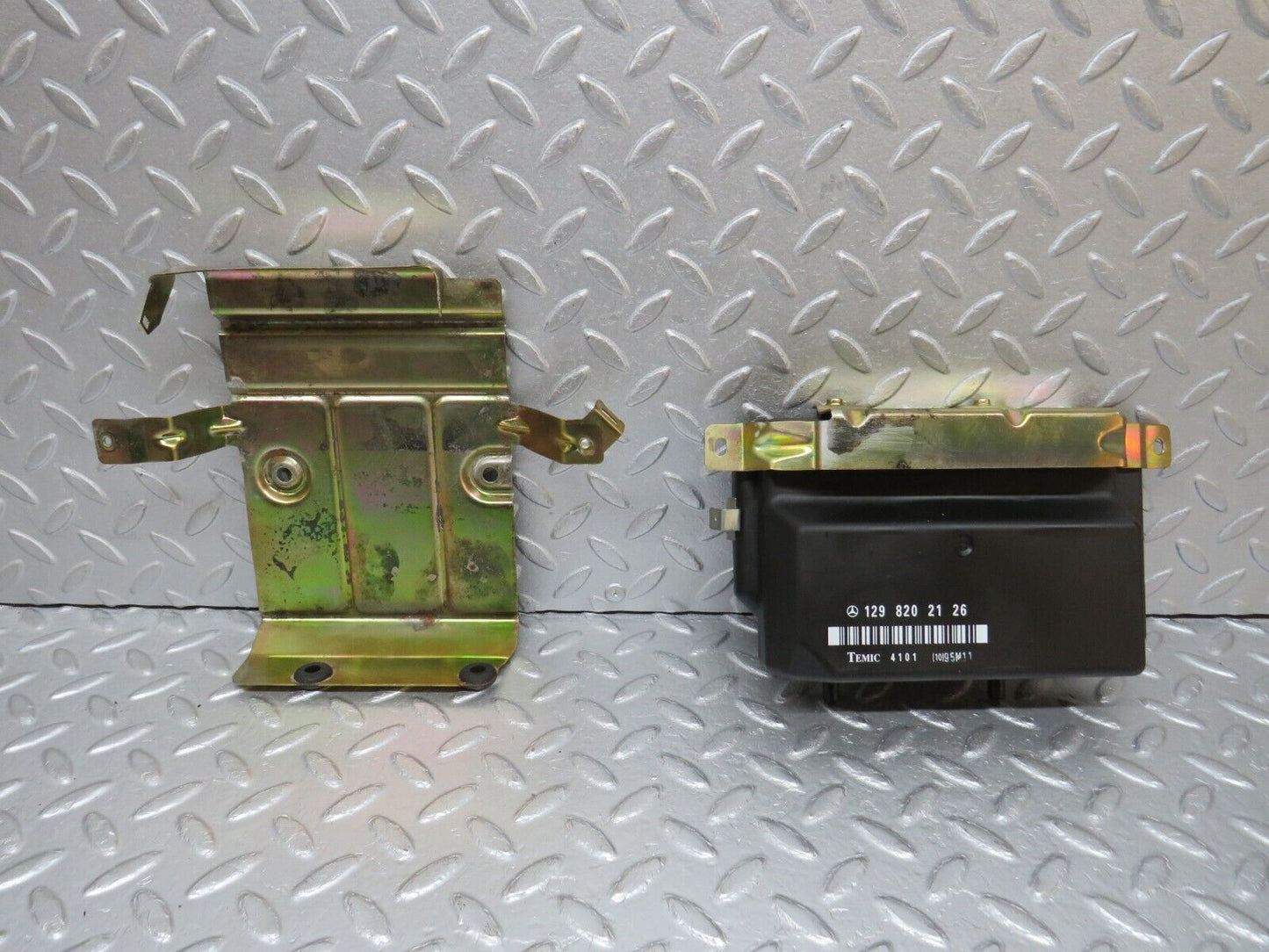 39387 Mercedes-Benz R129 320SL Coupe Seat Control Unit 1298202126