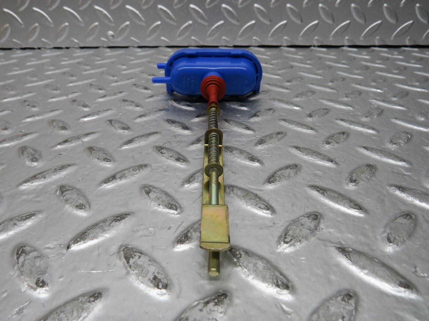 27181 Mercedes-Benz W123 280E Trunk Lock Vacuum Actuator