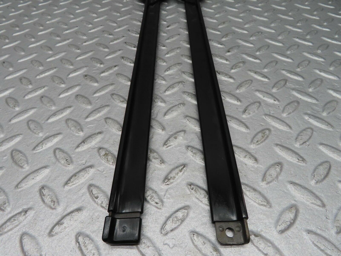 16234 Mercedes-Benz W124 260E Seat Belt Runner With Cover 1249193520