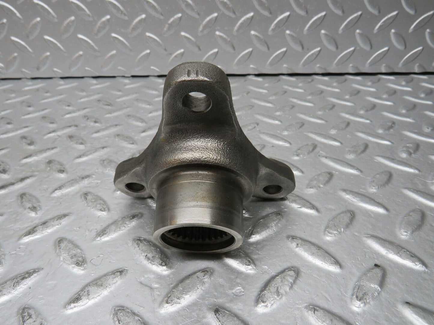 30226 Mercedes-Benz W123 230E Automatic Gearbox Rear Flange 722.122
