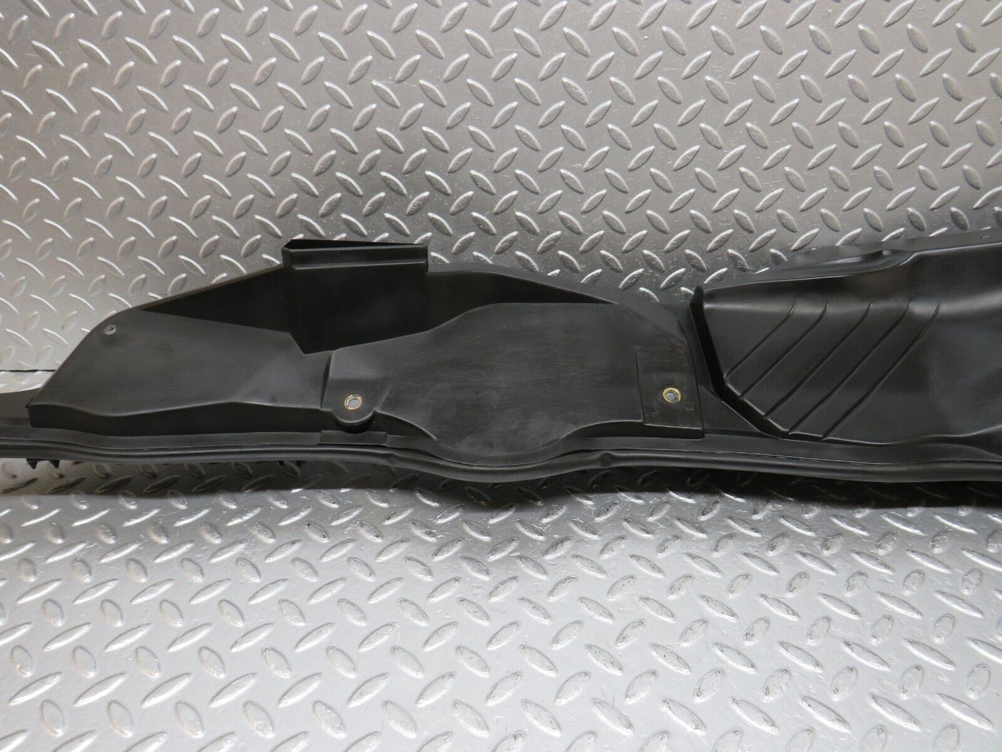 33514 Mercedes-Benz W202 C180 Air Duct 2028300144 2028300325