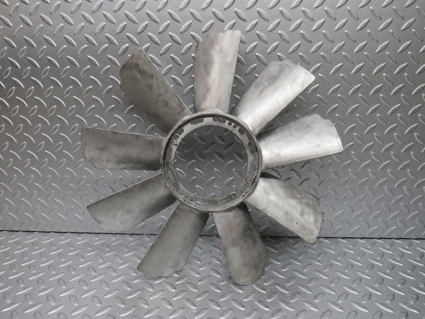 33138 Mercedes-Benz C107 R107 Engine Cooling Fan 1162051906