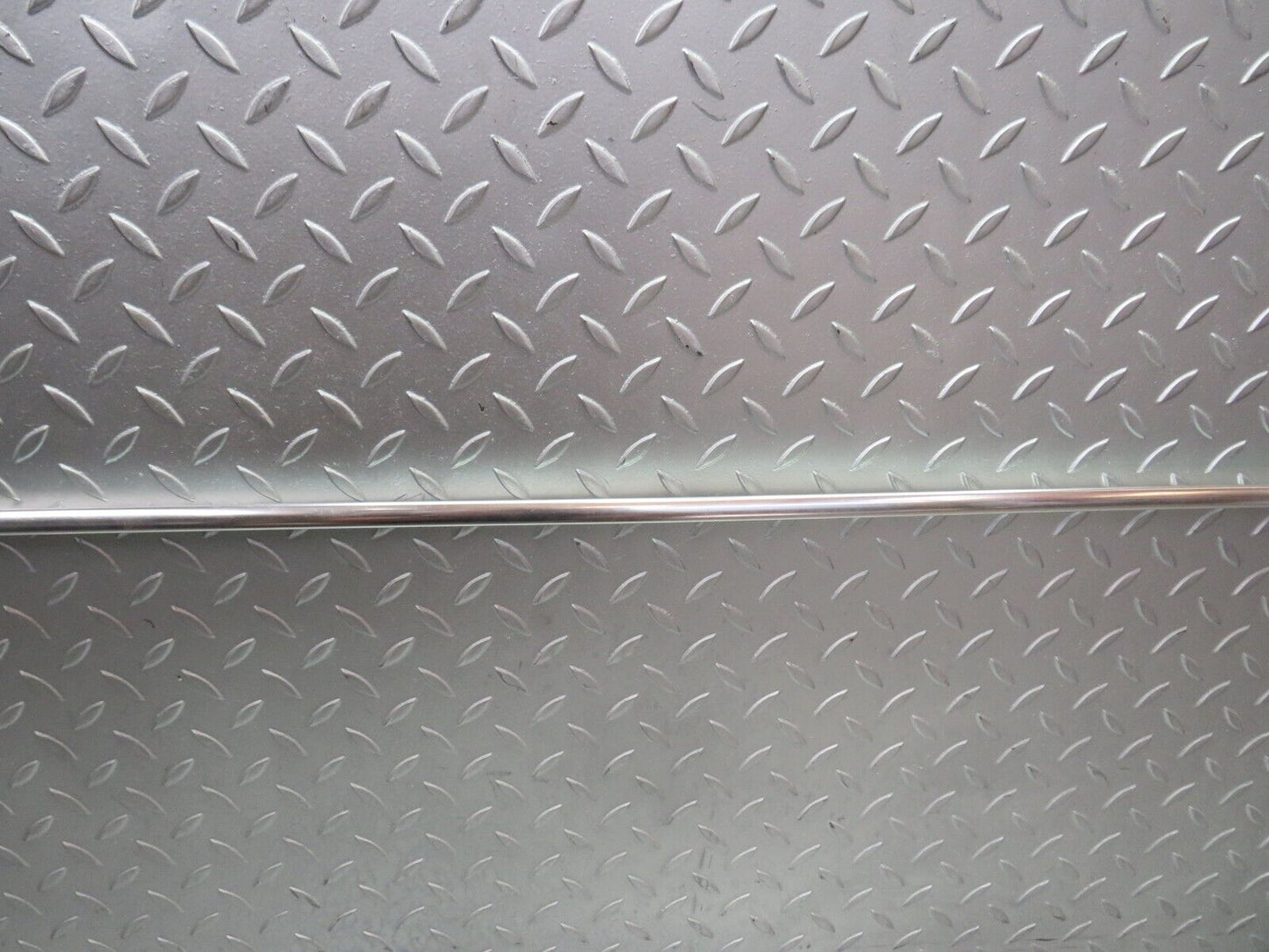 36324 Mercedes-Benz W126 420SE Roof Chrome Trim Right Side