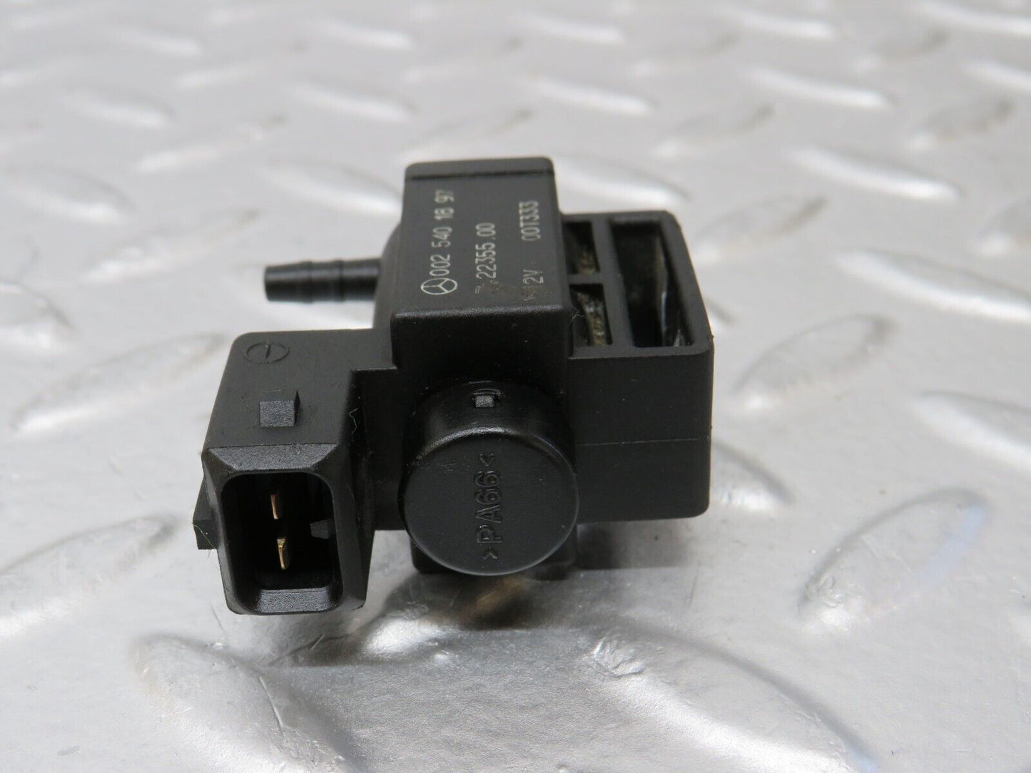 34960 Mercedes-Benz W210 320E Solenoid Vacuum Valve Pierburg 0025401897
