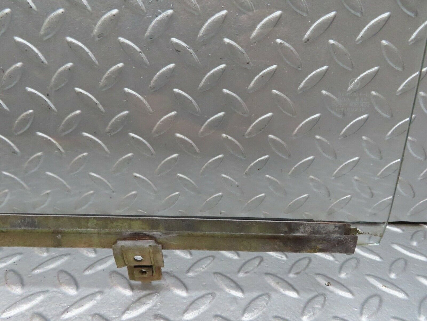 18112 Mercedes-Benz W123 200 Rear Left Window Glass