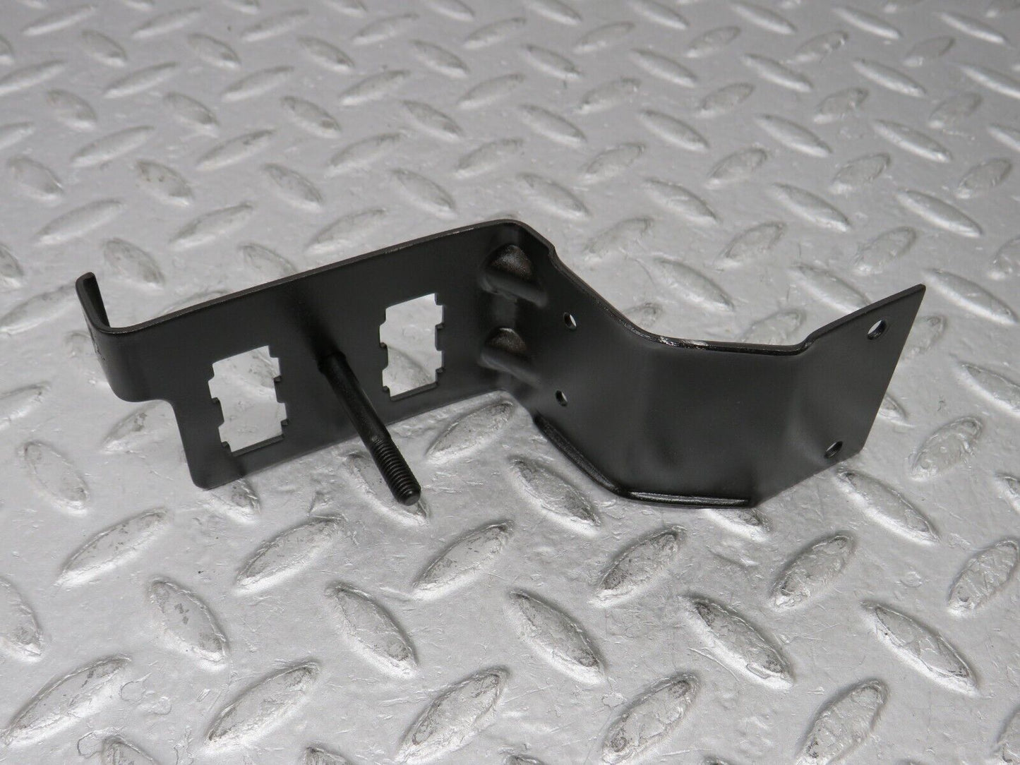 35858 Mercedes-Benz W108 Relay Bracket