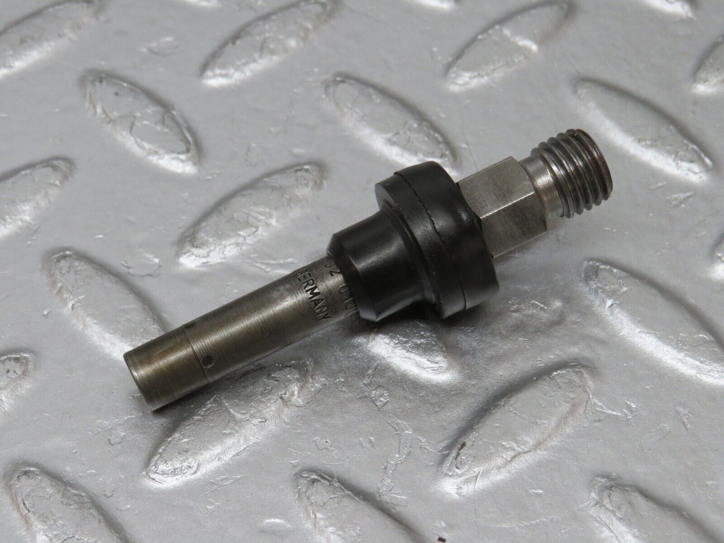 33686 Mercedes-Benz W201 190E 2.0L Fuel Injector Bosch 0437502010