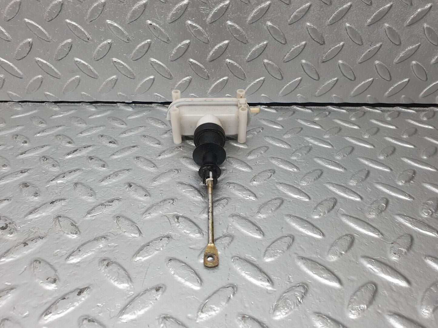 42773 Mercedes-Benz W201 190 2.0L Rear Right Door Lock Vacuum Actuator