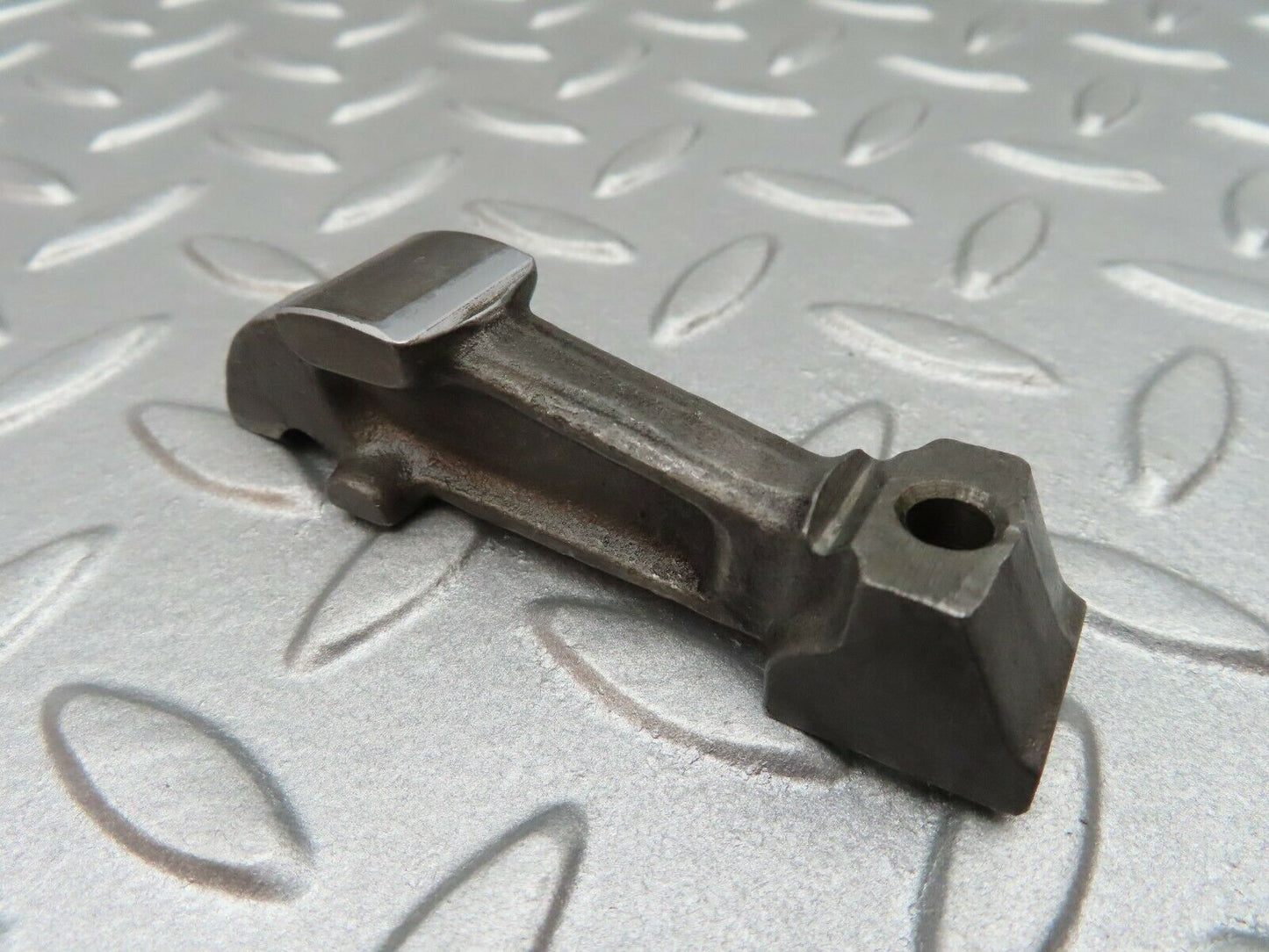 3532 Mercedes-Benz W108 280SE Valve Rocker Arm With Retaining Spring