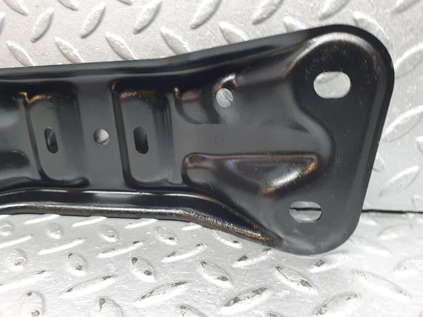 41148 Mercedes-Benz W126 300SE Gearbox Mount Bracket
