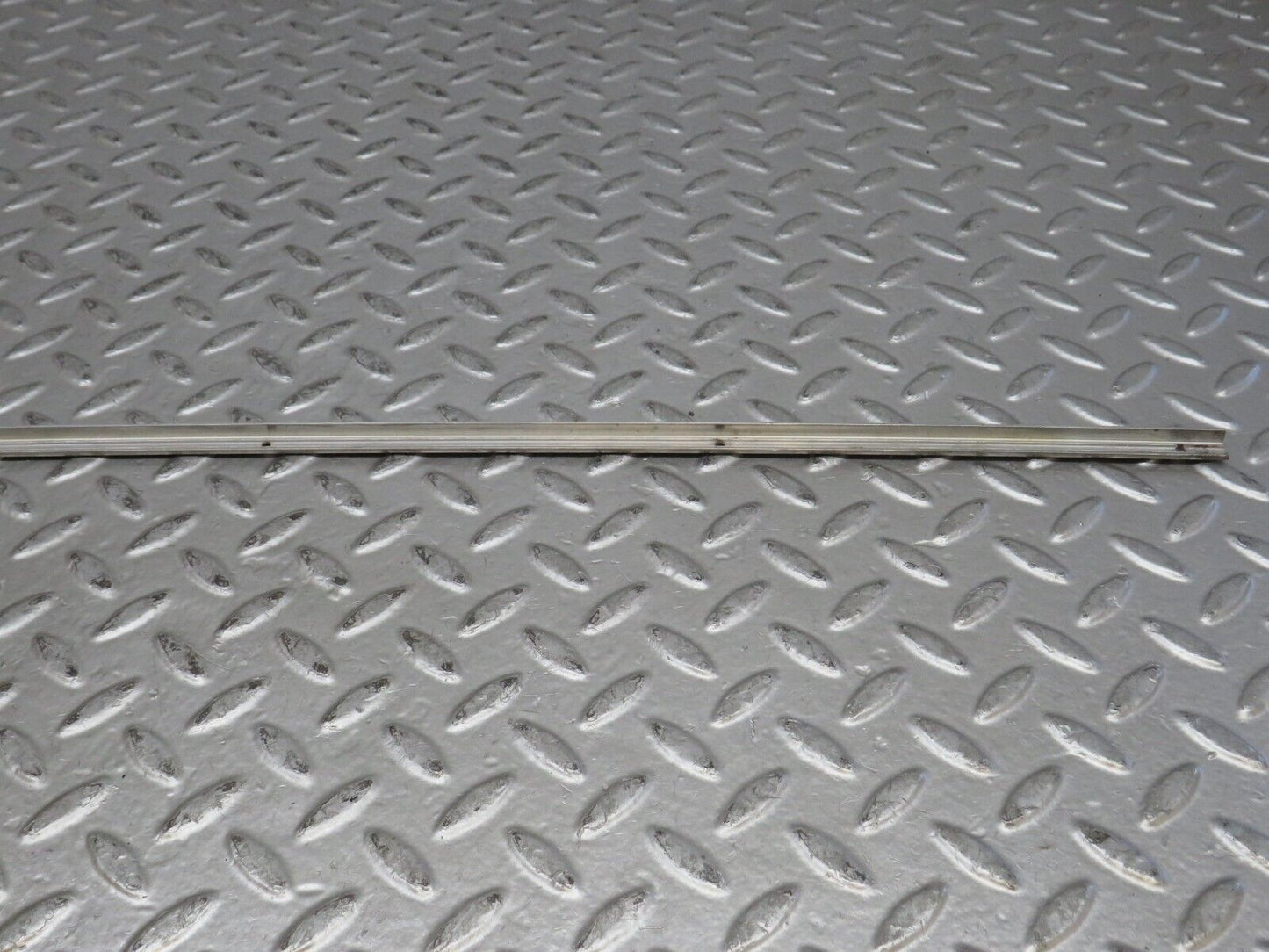 28153 Mercedes-Benz W123 280E Sunroof Chrome Trim