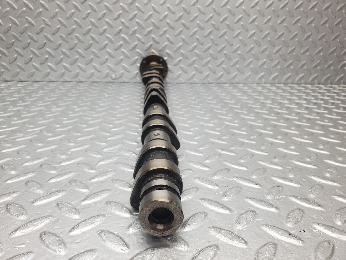 46222 Mercedes-Benz W124 280E Camshaft R1046301