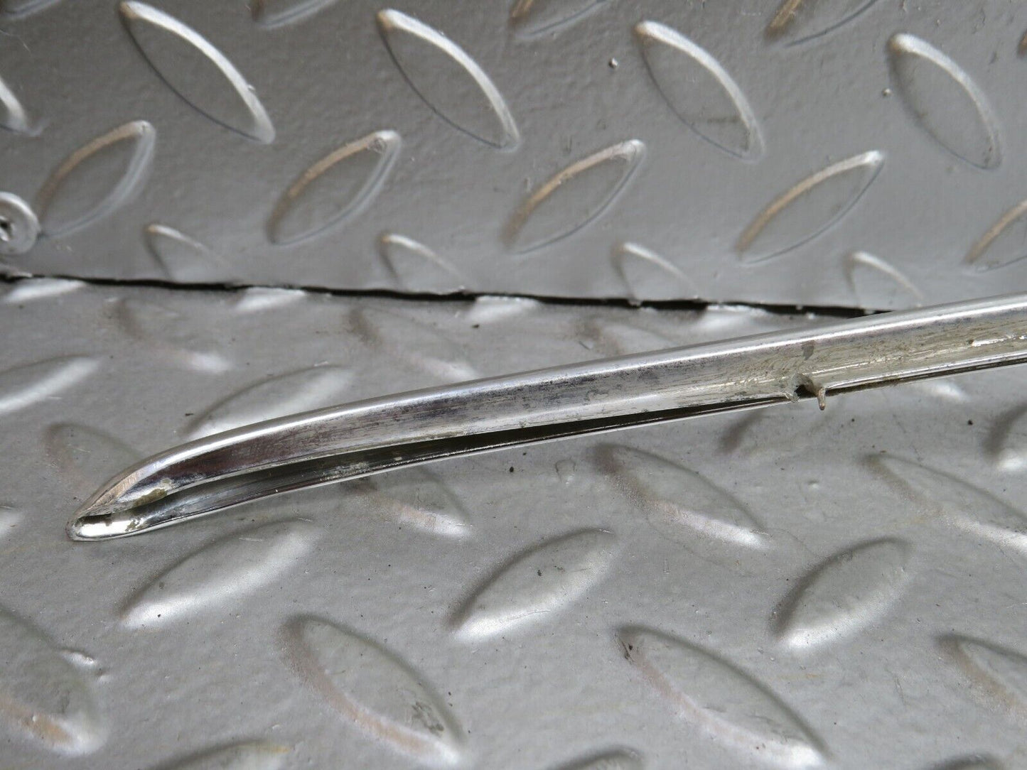 37374 Mercedes-Benz W109 300SEL Roof Chrome Moulding Right Side