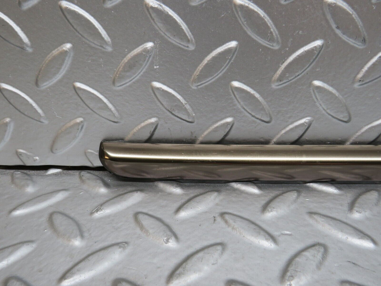 29002 Mercedes-Benz C124 320CE Coupe Rear Right Window Exterior Chrome Trim