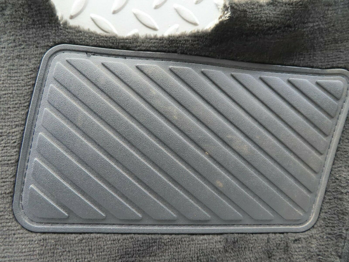 6502 Mercedes-Benz S124 E220 Wagon Centre Console Carpet Right Side Black