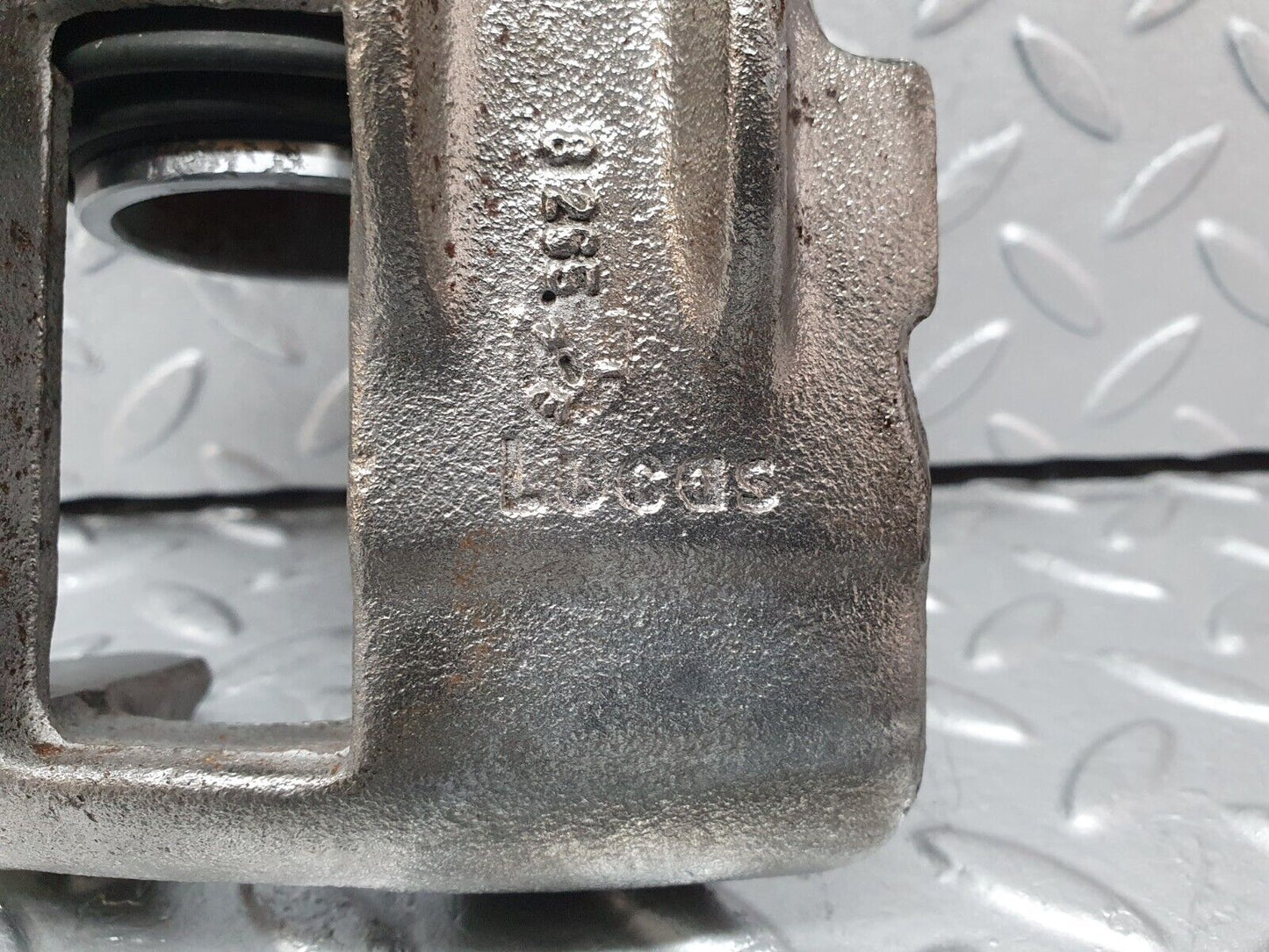 41905 Mercedes-Benz W202 C200 Front Left Brake Caliper Lucas