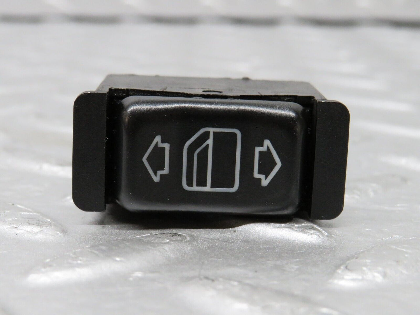 36715 Mercedes-Benz W201 190E 2.0L Rear Electric Window Switch 1268206310