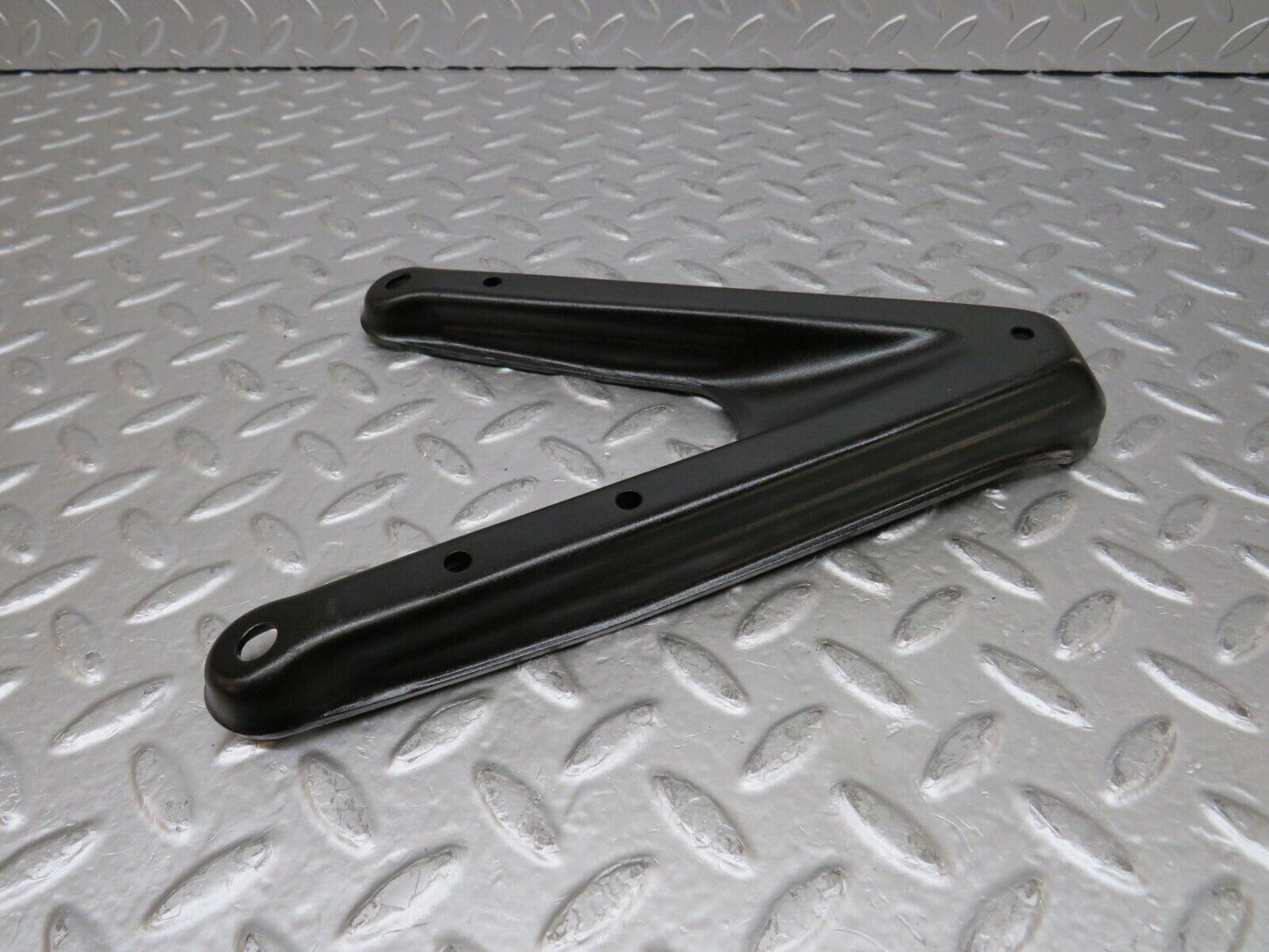 26738 Mercedes-Benz C124 220CE Coupe Air Intake Manifold Bracket